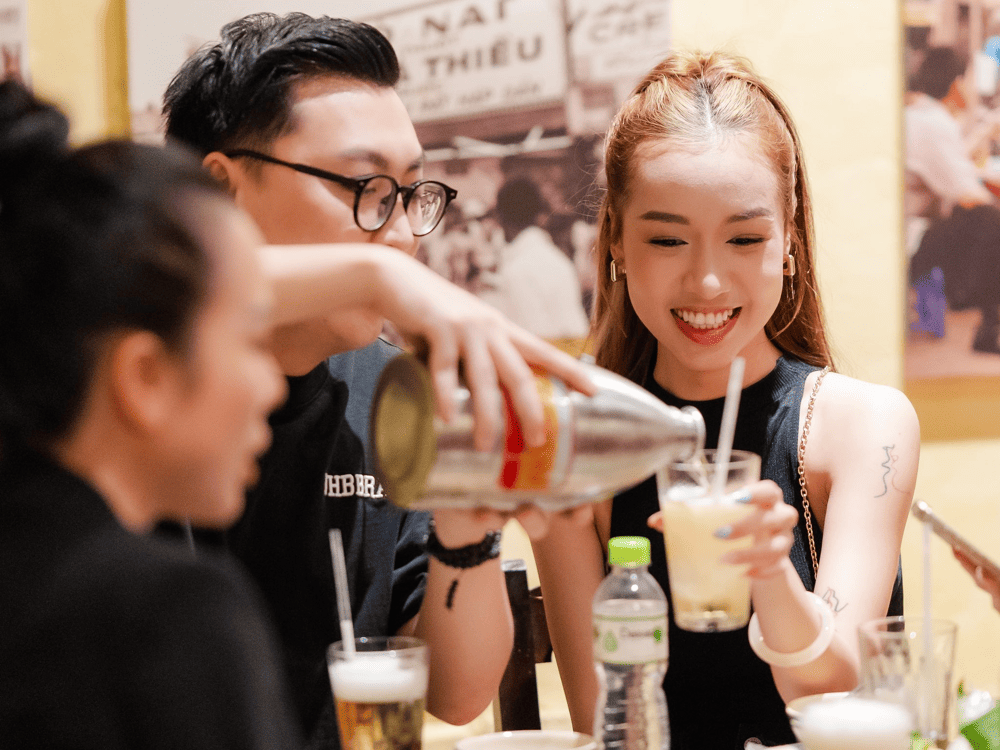 Vietnamese nightlife thrives on the shared energy of vibrant corners and craft-filled glasses, often spilling from street bars onto the pavement (Source: Qu&aacute;n bia Kh&ocirc; Mực)